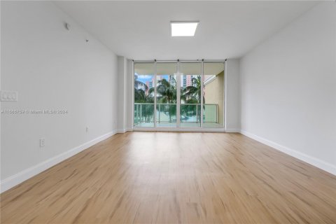 Condo in Aventura, Florida, 3 bedrooms  № 1427449 - photo 15