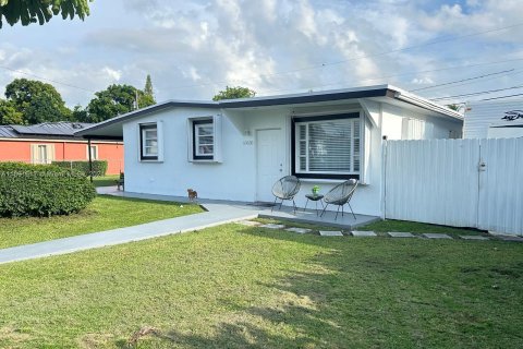 Casa en venta en Miami, Florida, 3 dormitorios, 98.85 m2 № 1368917 - foto 1