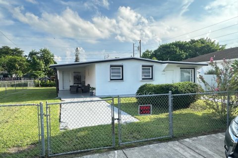 Villa ou maison à vendre à Miami, Floride: 3 chambres, 98.85 m2 № 1368917 - photo 3