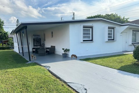 Casa en venta en Miami, Florida, 3 dormitorios, 98.85 m2 № 1368917 - foto 2