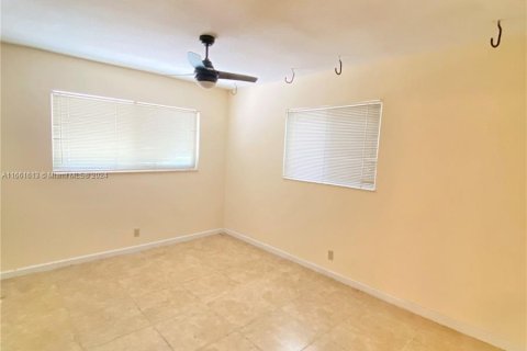 Condo in Deerfield Beach, Florida, 2 bedrooms  № 1368916 - photo 8