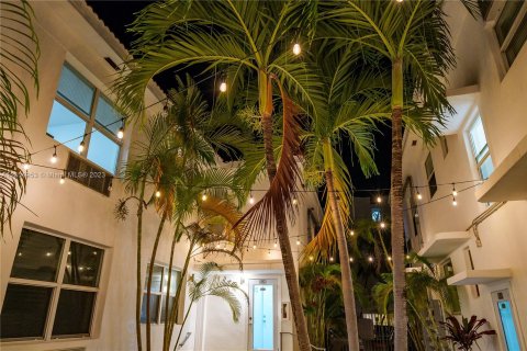 Купить коммерческую недвижимость в Майами-Бич, Флорида № 361607 - фото 9