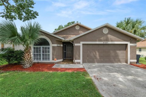 House in Lakeland, Florida 3 bedrooms, 134.43 sq.m. № 1363611 - photo 1