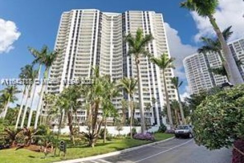 Condominio en venta en Aventura, Florida, 3 dormitorios, 173.73 m2 № 1325658 - foto 2