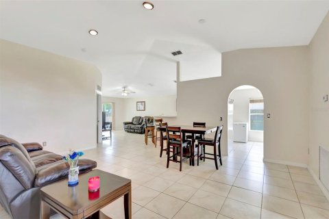 Casa en venta en Okeechobee, Florida, 3 dormitorios, 150.5 m2 № 1363528 - foto 5