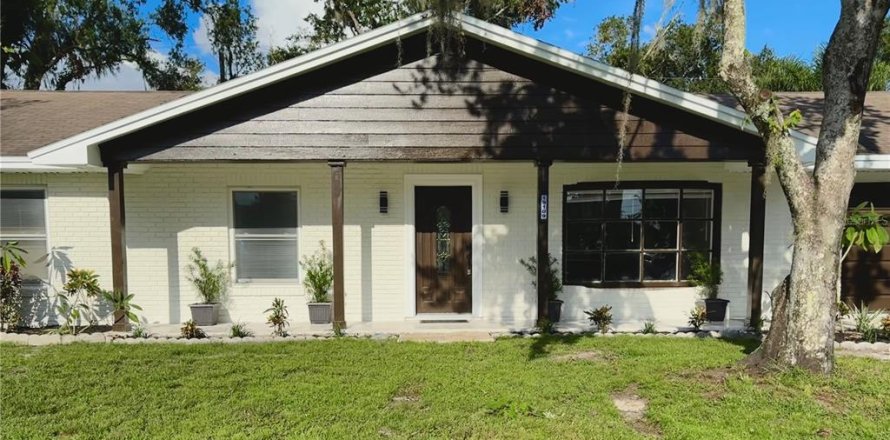 House in Lutz, Florida 3 bedrooms, 119.66 sq.m. № 1363572