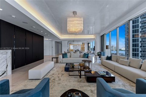 Copropriété à vendre à Sunny Isles Beach, Floride: 4 chambres, 407.38 m2 № 1281685 - photo 3