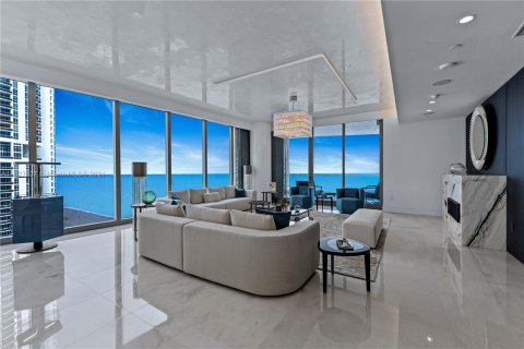 Condo in Sunny Isles Beach, Florida, 4 bedrooms  № 1281685 - photo 2