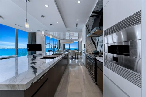 Copropriété à vendre à Sunny Isles Beach, Floride: 4 chambres, 407.38 m2 № 1281685 - photo 13