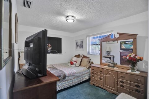 Villa ou maison à vendre à Cutler Bay, Floride: 4 chambres, 160.72 m2 № 1102476 - photo 26