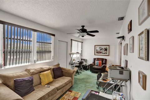 Villa ou maison à vendre à Cutler Bay, Floride: 4 chambres, 160.72 m2 № 1102476 - photo 18