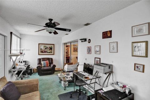 Villa ou maison à vendre à Cutler Bay, Floride: 4 chambres, 160.72 m2 № 1102476 - photo 19
