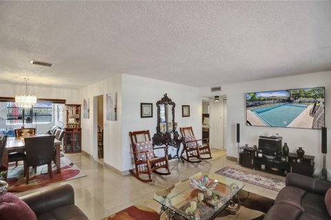 Villa ou maison à vendre à Cutler Bay, Floride: 4 chambres, 160.72 m2 № 1102476 - photo 10