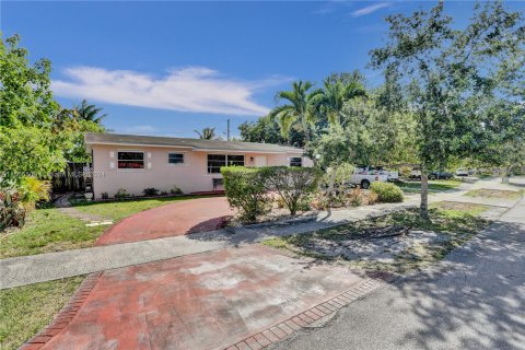Villa ou maison à vendre à Cutler Bay, Floride: 4 chambres, 160.72 m2 № 1102476 - photo 15