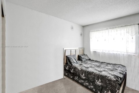 Condo in Lauderhill, Florida, 2 bedrooms  № 1231778 - photo 24