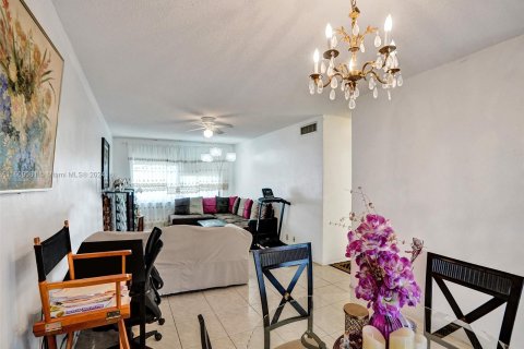 Copropriété à vendre à Lauderhill, Floride: 2 chambres, 88.26 m2 № 1231778 - photo 10