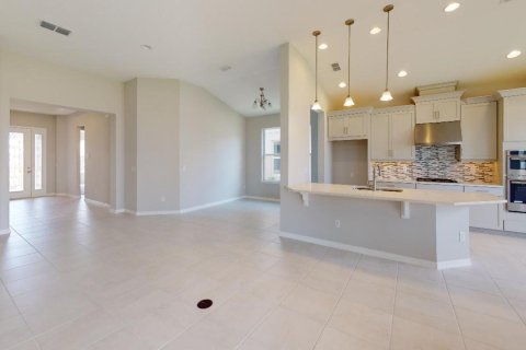 Townhouse in THE CANYONS AT HIGHLAND RANCH in Clermont, Florida 3 bedrooms, 164 sq.m. № 102881 - photo 3