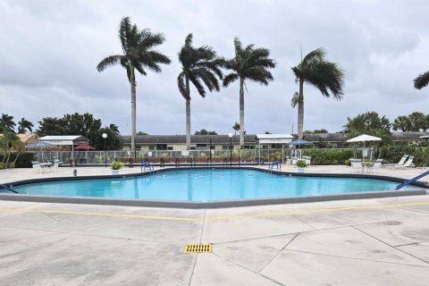 House in West Palm Beach, Florida 1 bedroom, 56.76 sq.m. № 907533 - photo 2