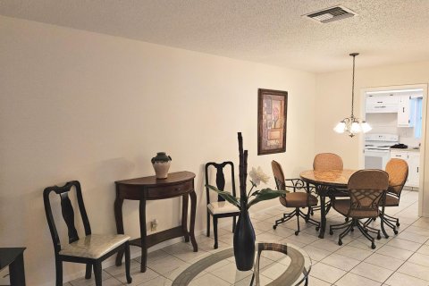House in West Palm Beach, Florida 1 bedroom, 56.76 sq.m. № 907533 - photo 13