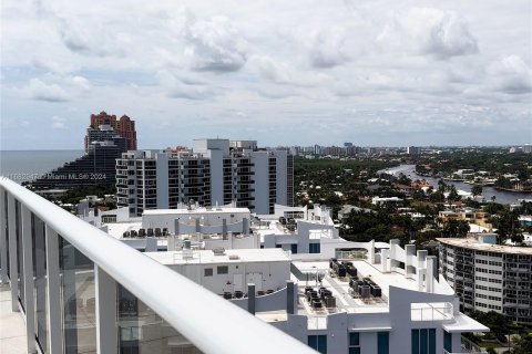 Copropriété à vendre à Fort Lauderdale, Floride: 2 chambres, 102.19 m2 № 1417103 - photo 4