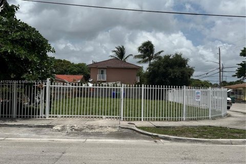 Купить коммерческую недвижимость в Майами, Флорида № 56911 - фото 4