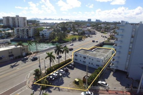 Immobilier commercial à vendre à Miami Beach, Floride № 1097138 - photo 1