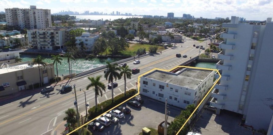 Immobilier commercial à Miami Beach, Floride № 1097138
