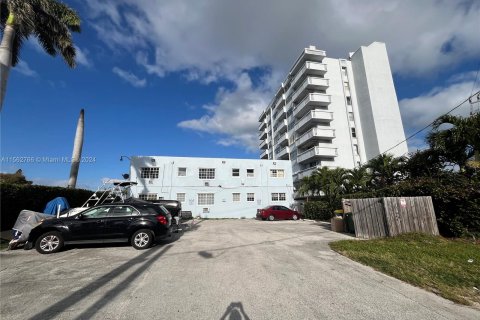 Immobilier commercial à vendre à Miami Beach, Floride № 1097138 - photo 8