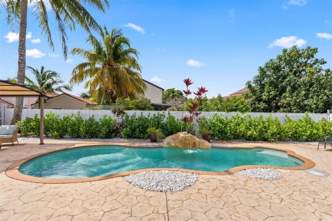 Casa en venta en Pembroke Pines, Florida, 3 dormitorios, 153.1 m2 № 1175414 - foto 8