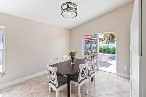 Villa ou maison à vendre à Pembroke Pines, Floride: 3 chambres, 153.1 m2 № 1175414 - photo 23