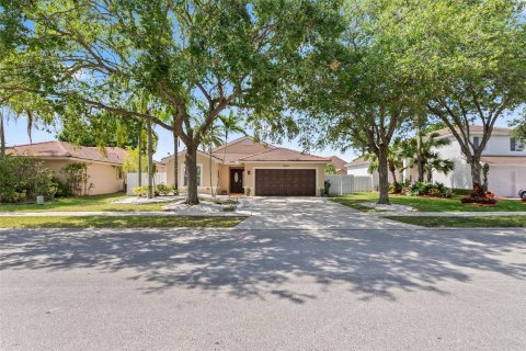 Villa ou maison à vendre à Pembroke Pines, Floride: 3 chambres, 153.1 m2 № 1175414 - photo 5