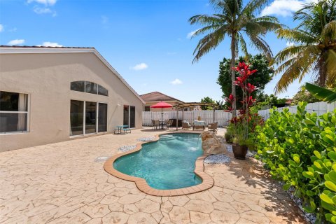 Villa ou maison à vendre à Pembroke Pines, Floride: 3 chambres, 153.1 m2 № 1175414 - photo 11