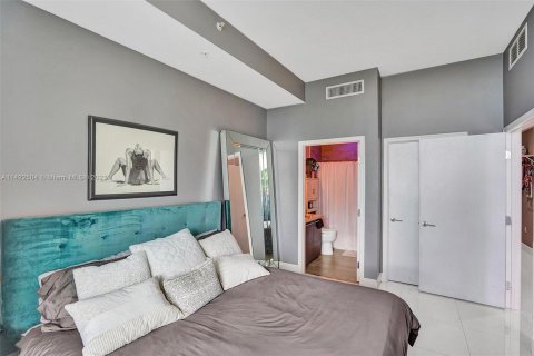 Condominio en venta en North Bay Village, Florida, 1 dormitorio, 78.04 m2 № 626657 - foto 19
