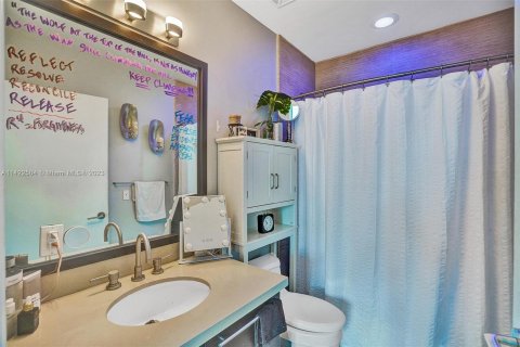 Condominio en venta en North Bay Village, Florida, 1 dormitorio, 78.04 m2 № 626657 - foto 21