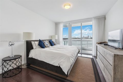 Condominio en venta en Miami Beach, Florida, 1 dormitorio, 72.28 m2 № 1234080 - foto 18