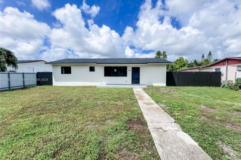 Casa en venta en Miami, Florida, 3 dormitorios, 135.82 m2 № 1439946 - foto 1