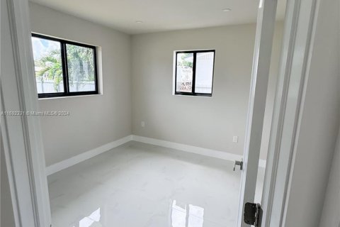 Casa en venta en Miami, Florida, 3 dormitorios, 135.82 m2 № 1439946 - foto 7