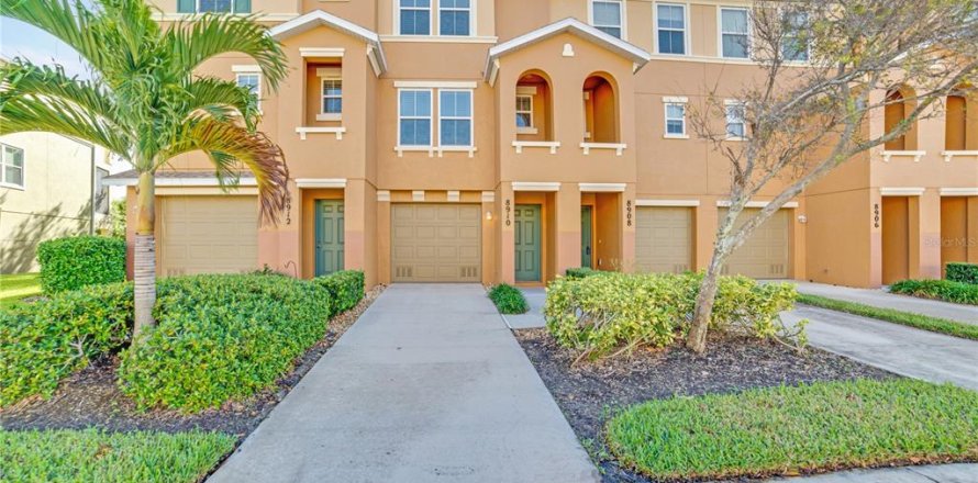 Townhouse in Lakewood Ranch, Florida 2 bedrooms, 101.45 sq.m. № 906855