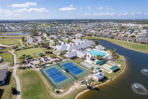 Villa ou maison à vendre à Port Charlotte, Floride: 2 chambres, 129.41 m2 № 337375 - photo 23