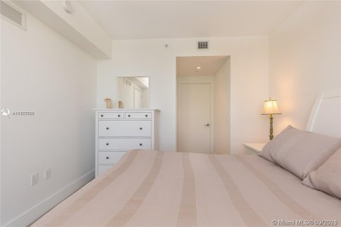 Condominio en alquiler en Miami, Florida, 1 dormitorio, 63.08 m2 № 4677 - foto 13