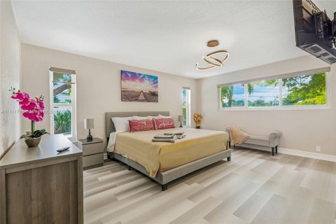 Casa en alquiler en Fort Lauderdale, Florida, 4 dormitorios, 218.6 m2 № 4679 - foto 22