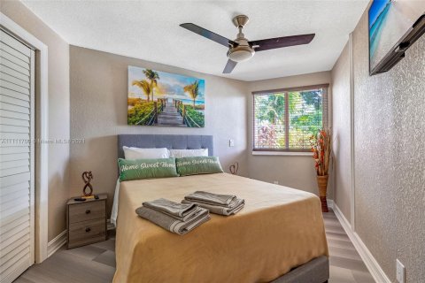 Casa en alquiler en Fort Lauderdale, Florida, 4 dormitorios, 218.6 m2 № 4679 - foto 16
