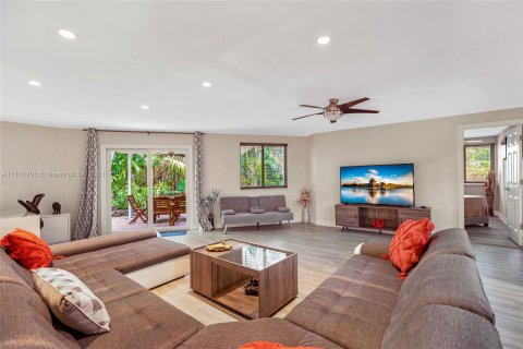 Casa en alquiler en Fort Lauderdale, Florida, 4 dormitorios, 218.6 m2 № 4679 - foto 13