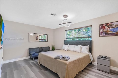 Casa en alquiler en Fort Lauderdale, Florida, 4 dormitorios, 218.6 m2 № 4679 - foto 26