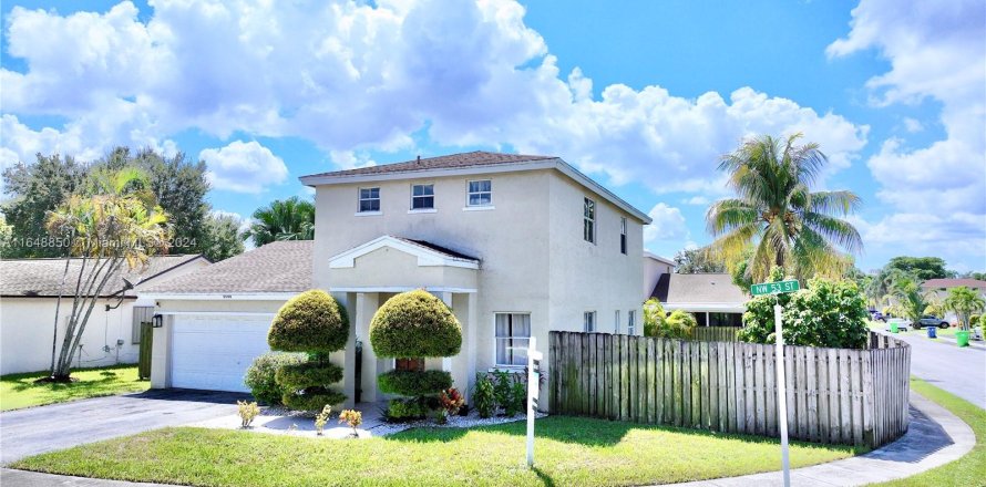 Villa ou maison à Sunrise, Floride 3 chambres, 176.33 m2 № 1364242