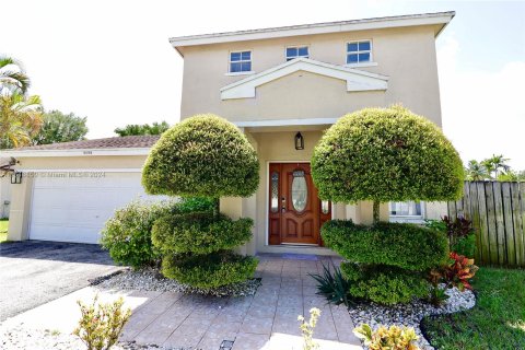 Villa ou maison à louer à Sunrise, Floride: 3 chambres, 176.33 m2 № 1364242 - photo 2