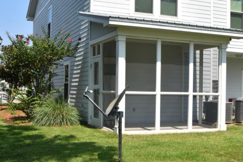 Townhouse in Freeport, Florida 3 bedrooms, 129.69 sq.m. № 590419 - photo 25