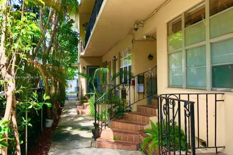 Condo in Miami Beach, Florida, 1 bedroom  № 1155025 - photo 3