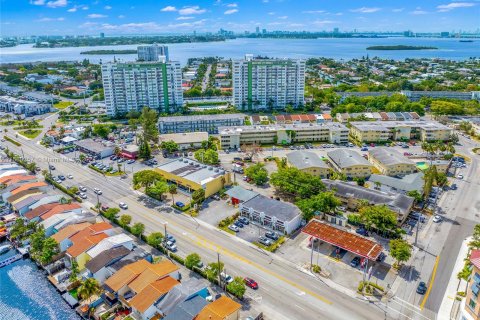 Купить коммерческую недвижимость в Норт-Майами, Флорида № 1155071 - фото 12