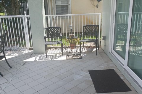 House in Port St. Lucie, Florida 3 bedrooms, 194.17 sq.m. № 1118279 - photo 8